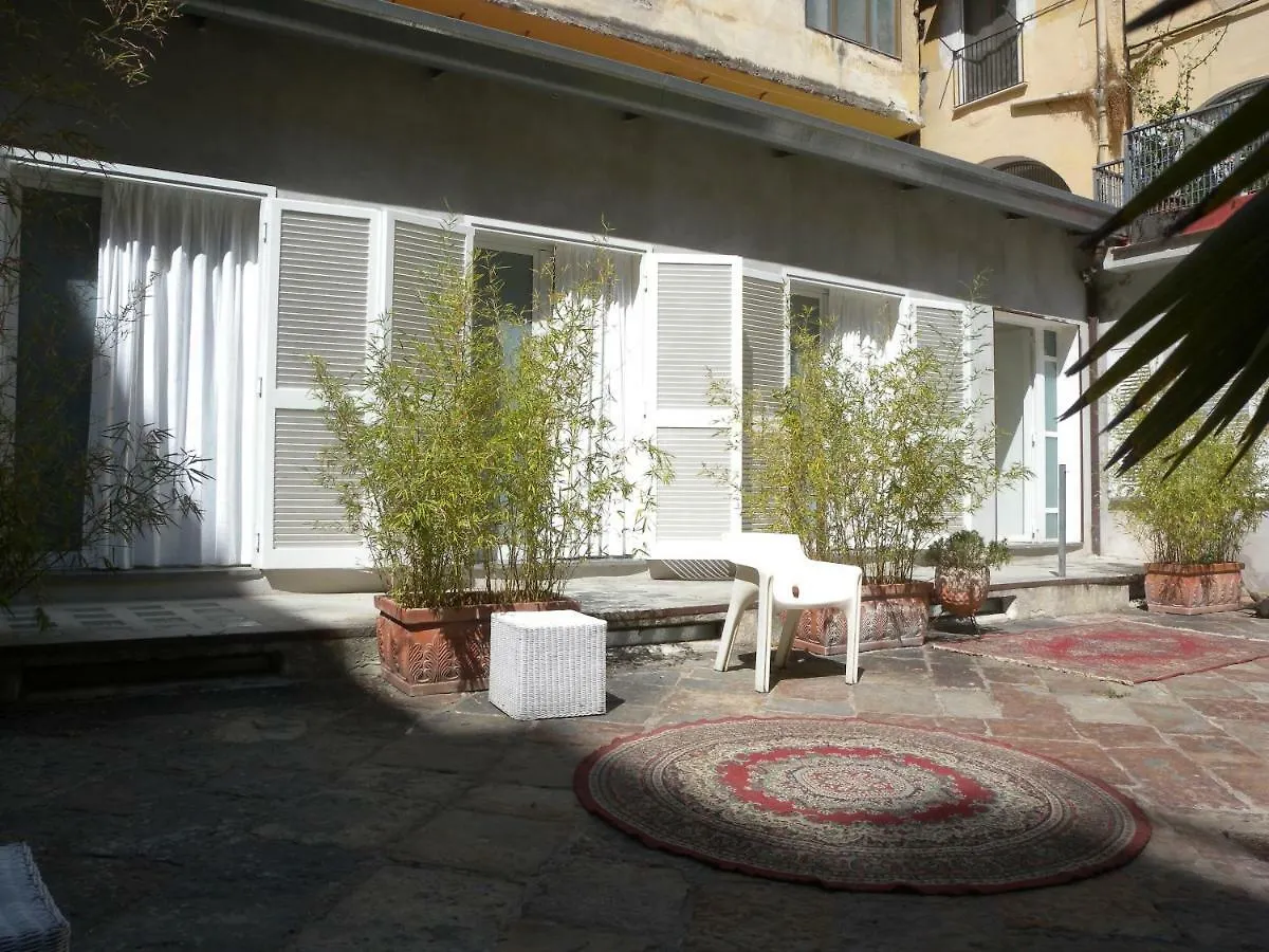 La Casaforte Art Residency Neapol 0*,